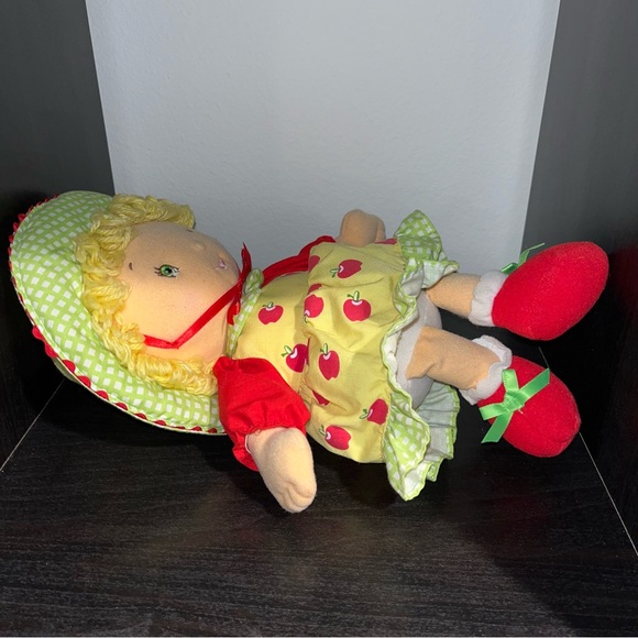 Vintage Talking Red Yellow Green 13" Strawberry Shortcake Rag Doll BAN DAI - Picture 4 of 7